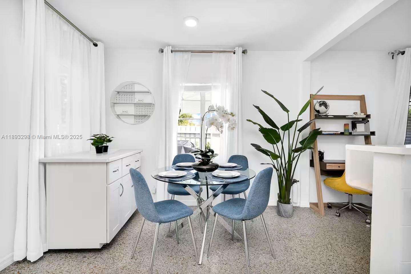 NORTH PALM BCH 3 - Residential Lease