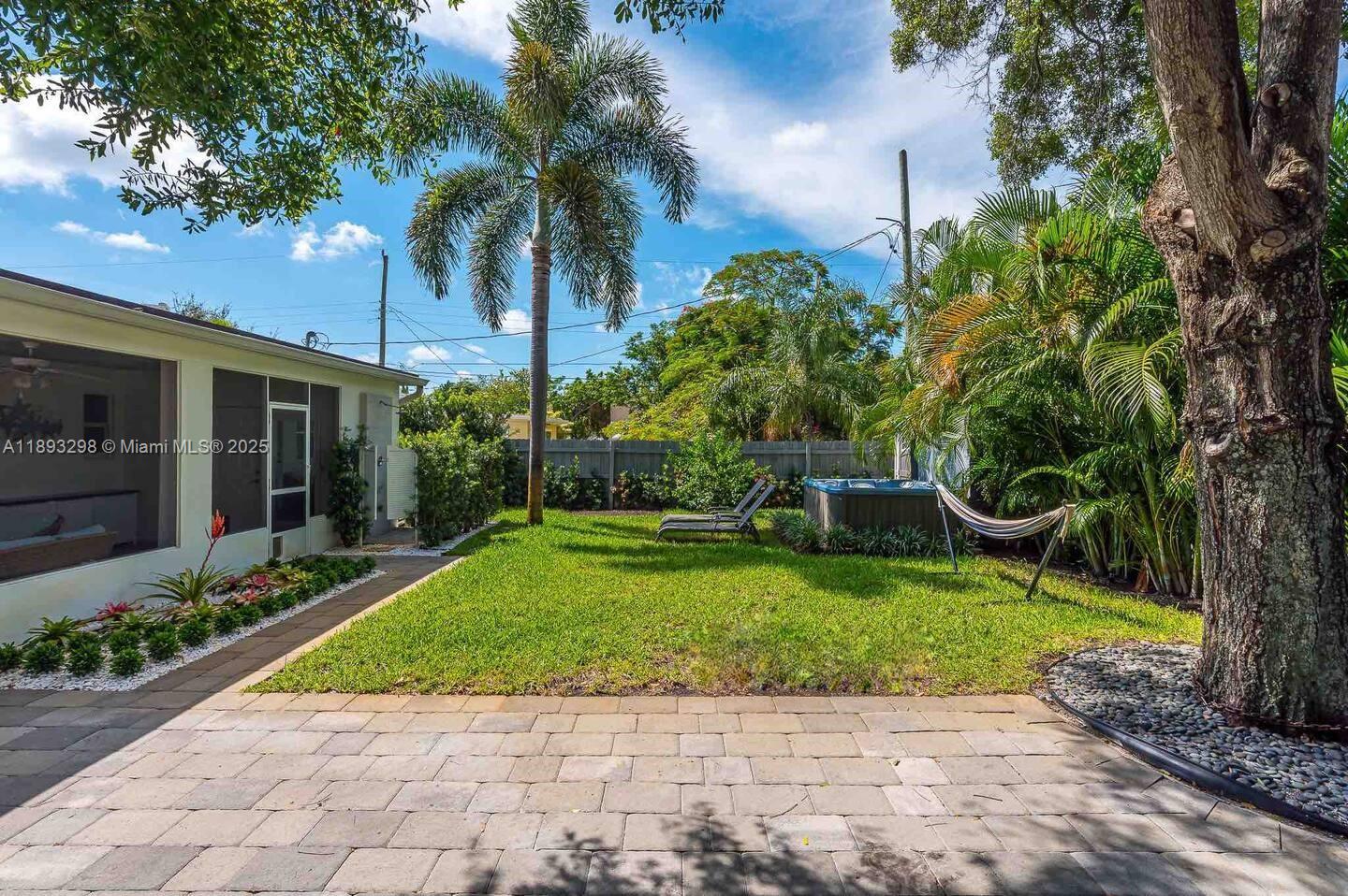 NORTH PALM BCH 3 - Residential Lease