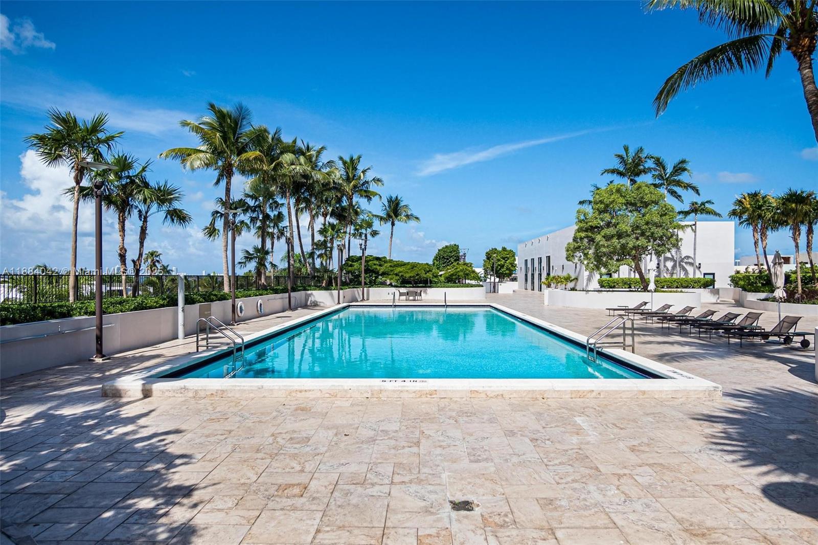 ONE THOUSAND VENETIAN WAY - Residential