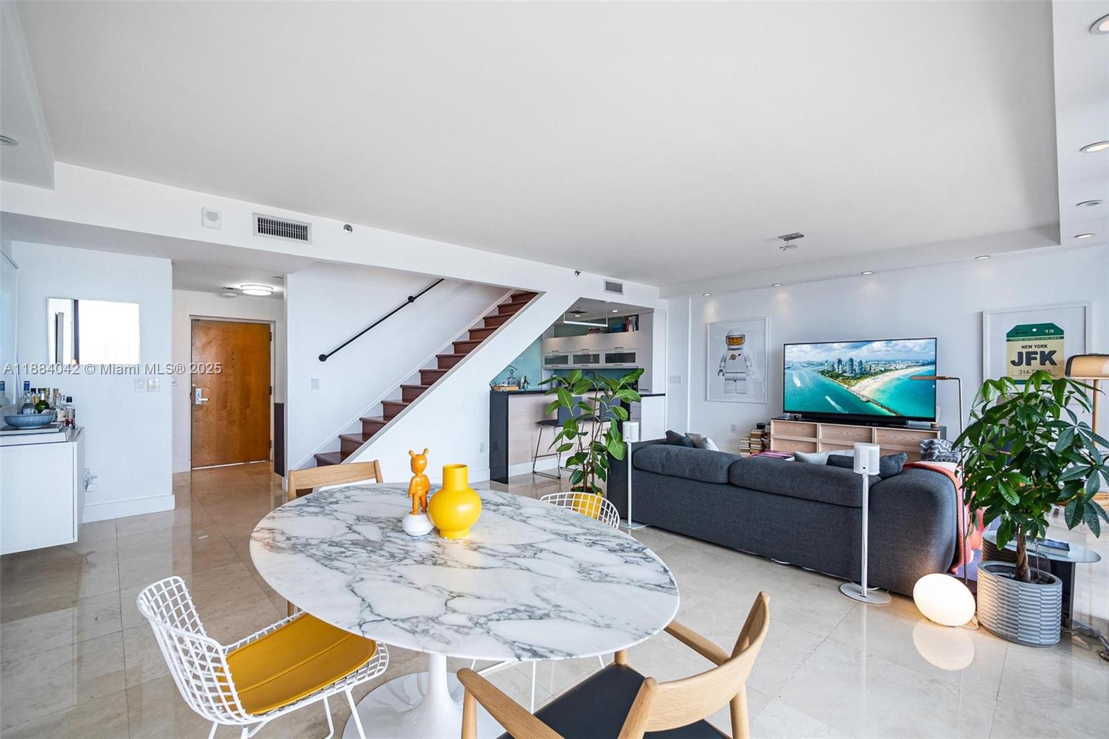 ONE THOUSAND VENETIAN WAY - Residential