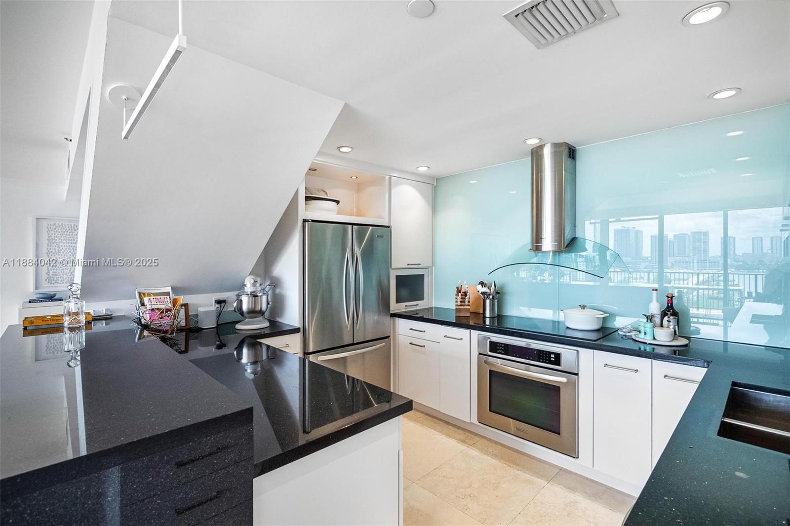 ONE THOUSAND VENETIAN WAY - Residential