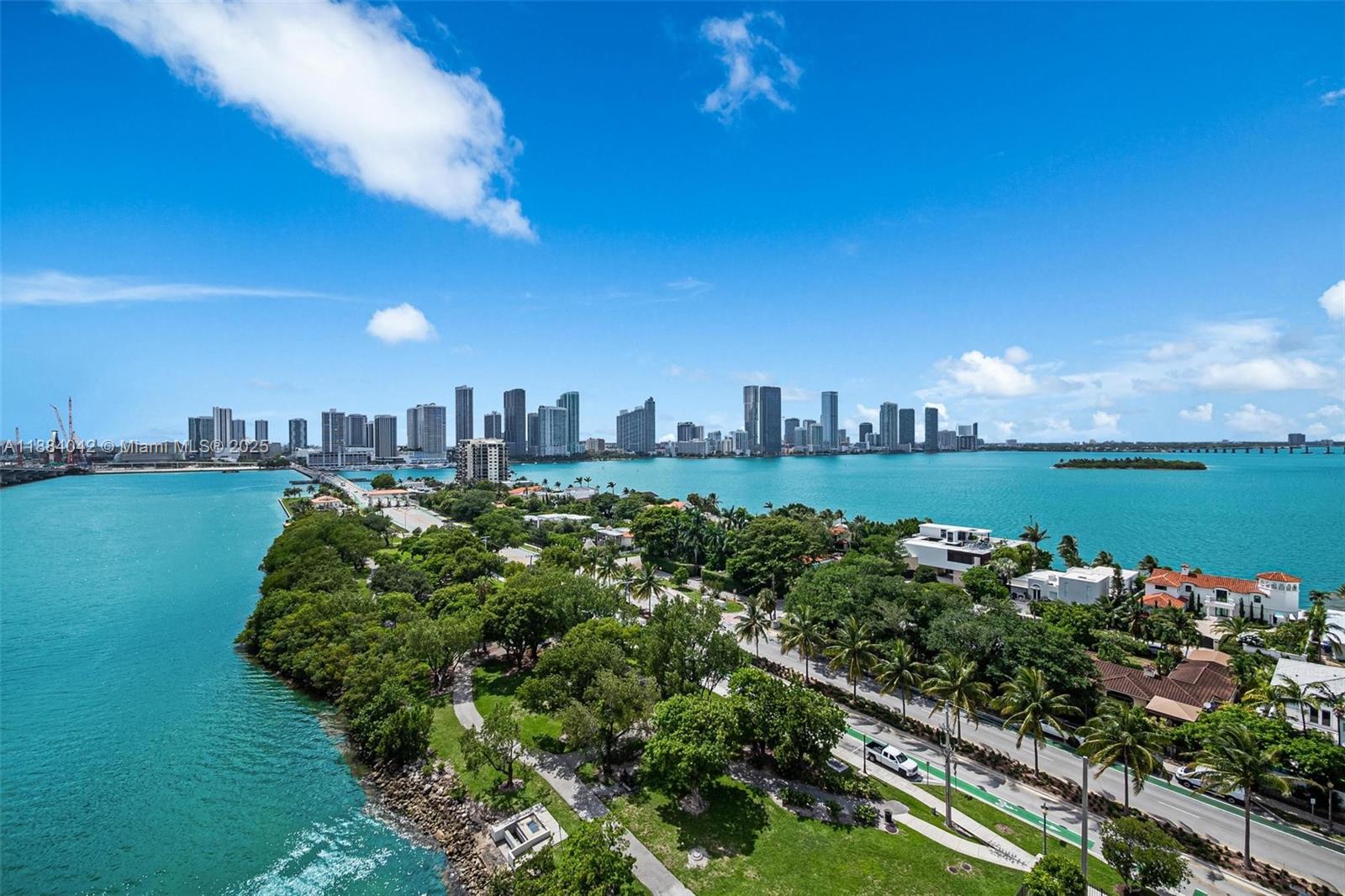 ONE THOUSAND VENETIAN WAY - Residential