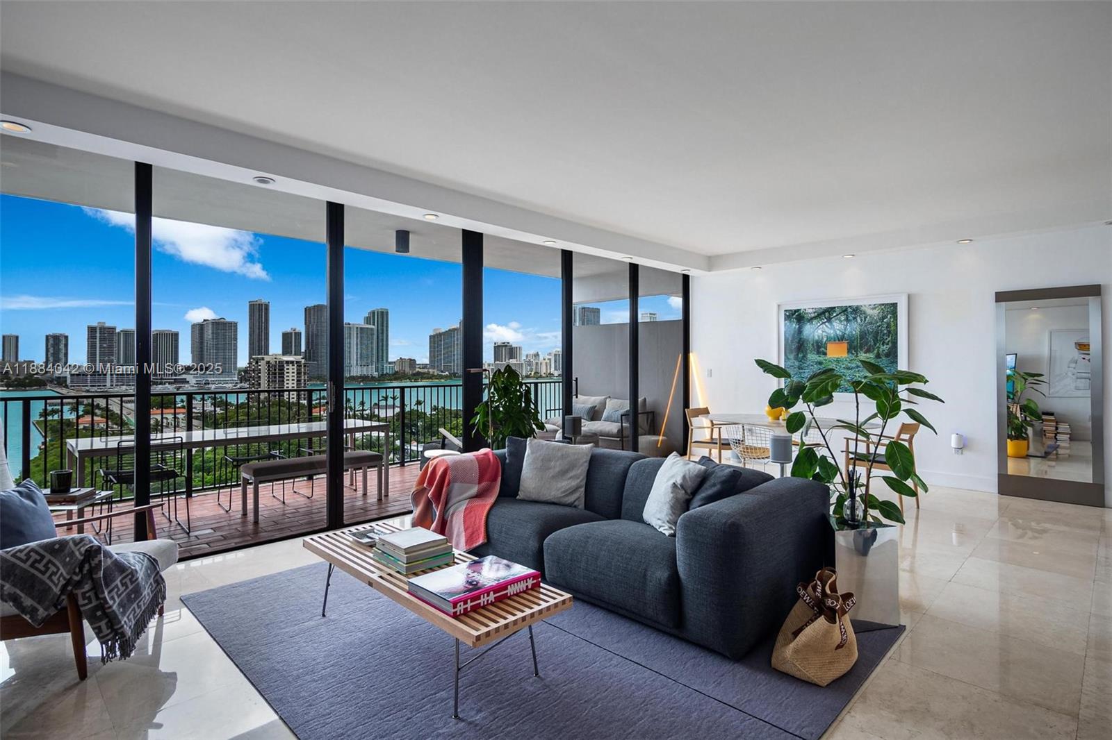 ONE THOUSAND VENETIAN WAY - Residential