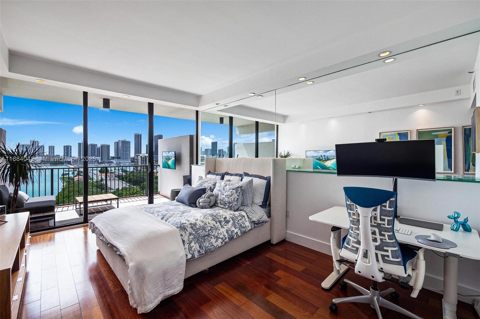 ONE THOUSAND VENETIAN WAY - Residential