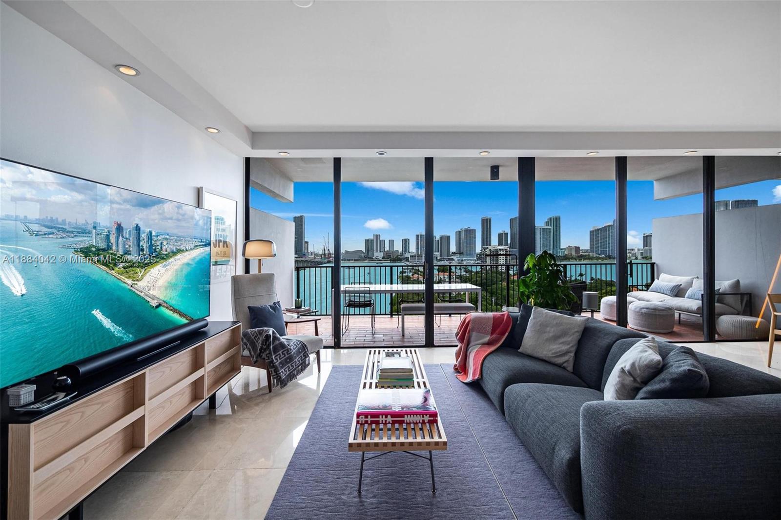 ONE THOUSAND VENETIAN WAY - Residential