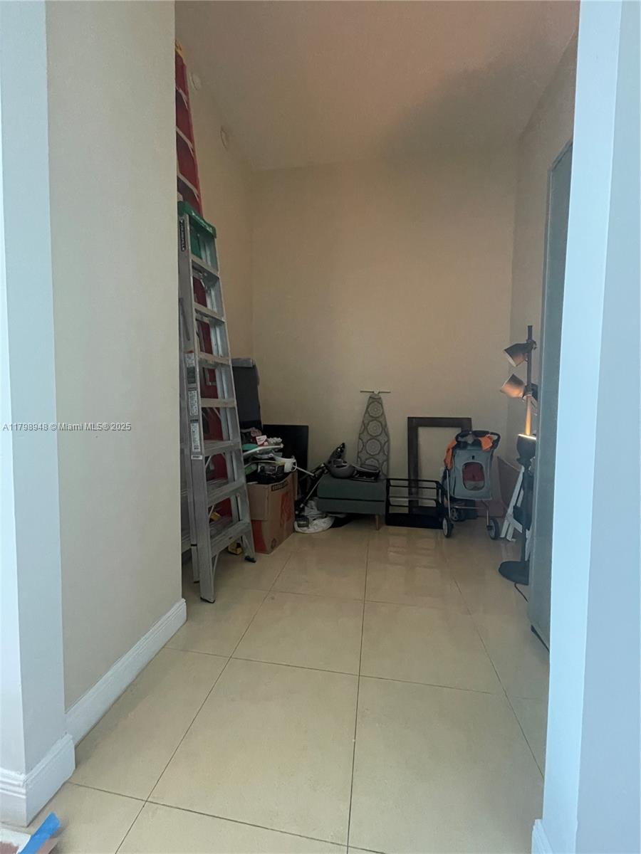 1900 N Bayshore Dr 605