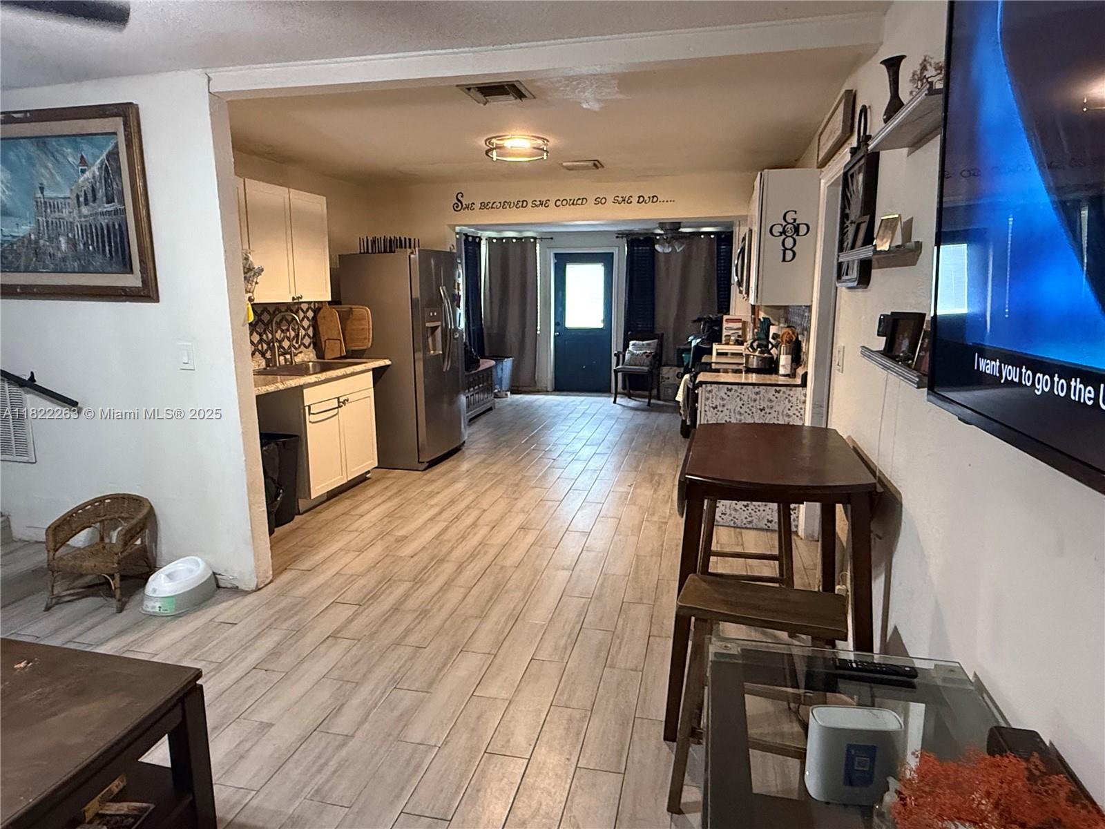 PALM LANE VILLA - Residential