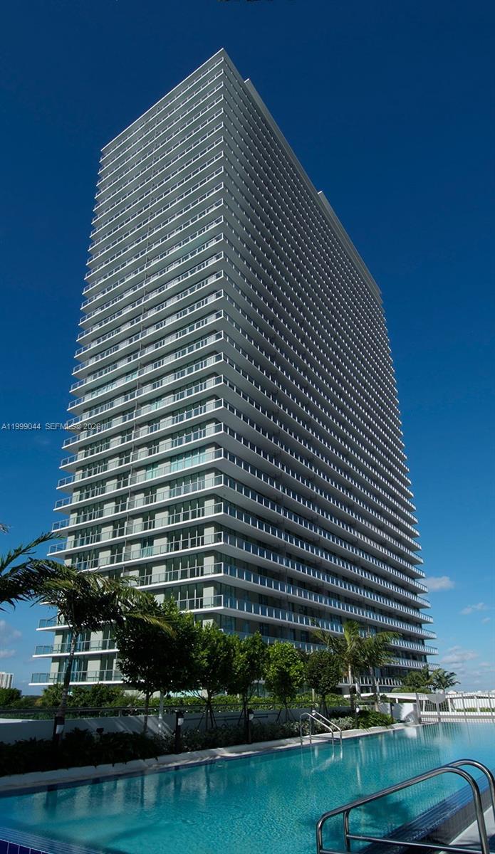 THE AXIS ON BRICKELL COND - Residential
