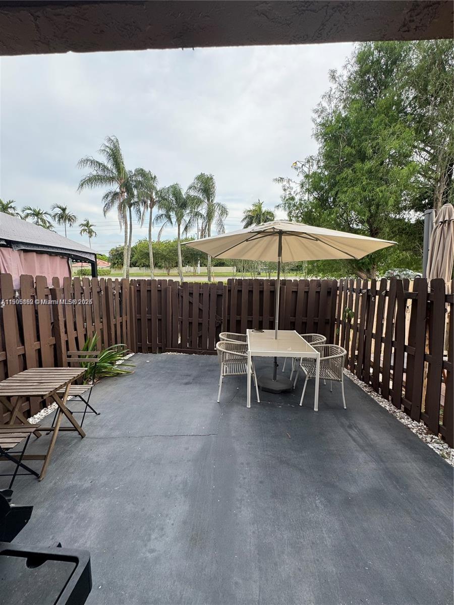 PEMBROKE LAKES SOUTH - Residential Lease