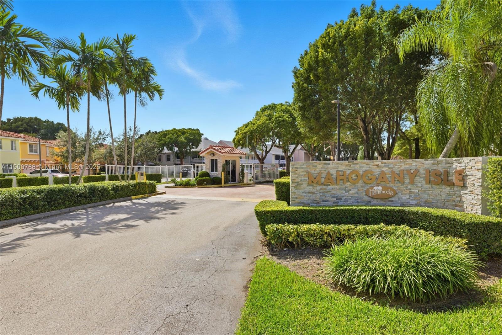 MAHOGANY ISLE HOMES CONDO - Residential