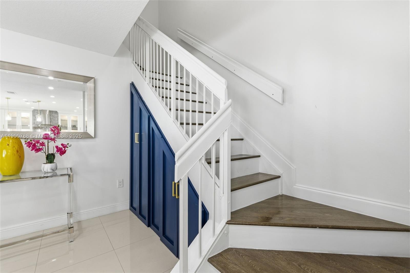 MAHOGANY ISLE HOMES CONDO - Residential