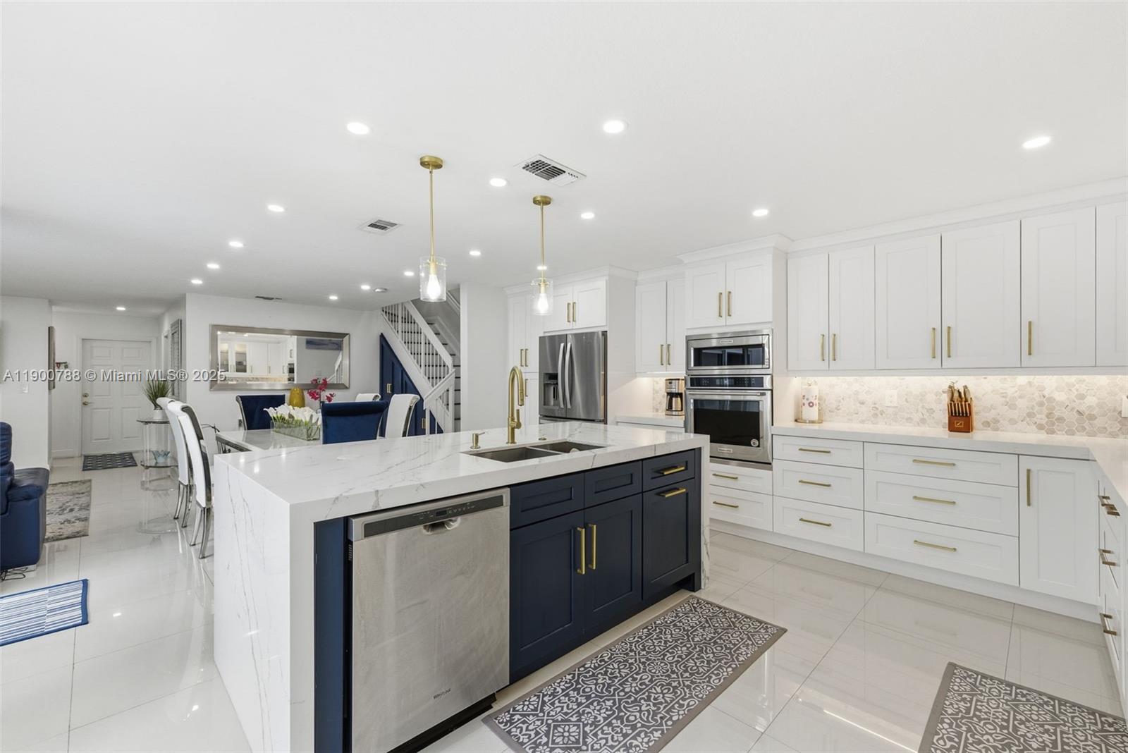 MAHOGANY ISLE HOMES CONDO - Residential