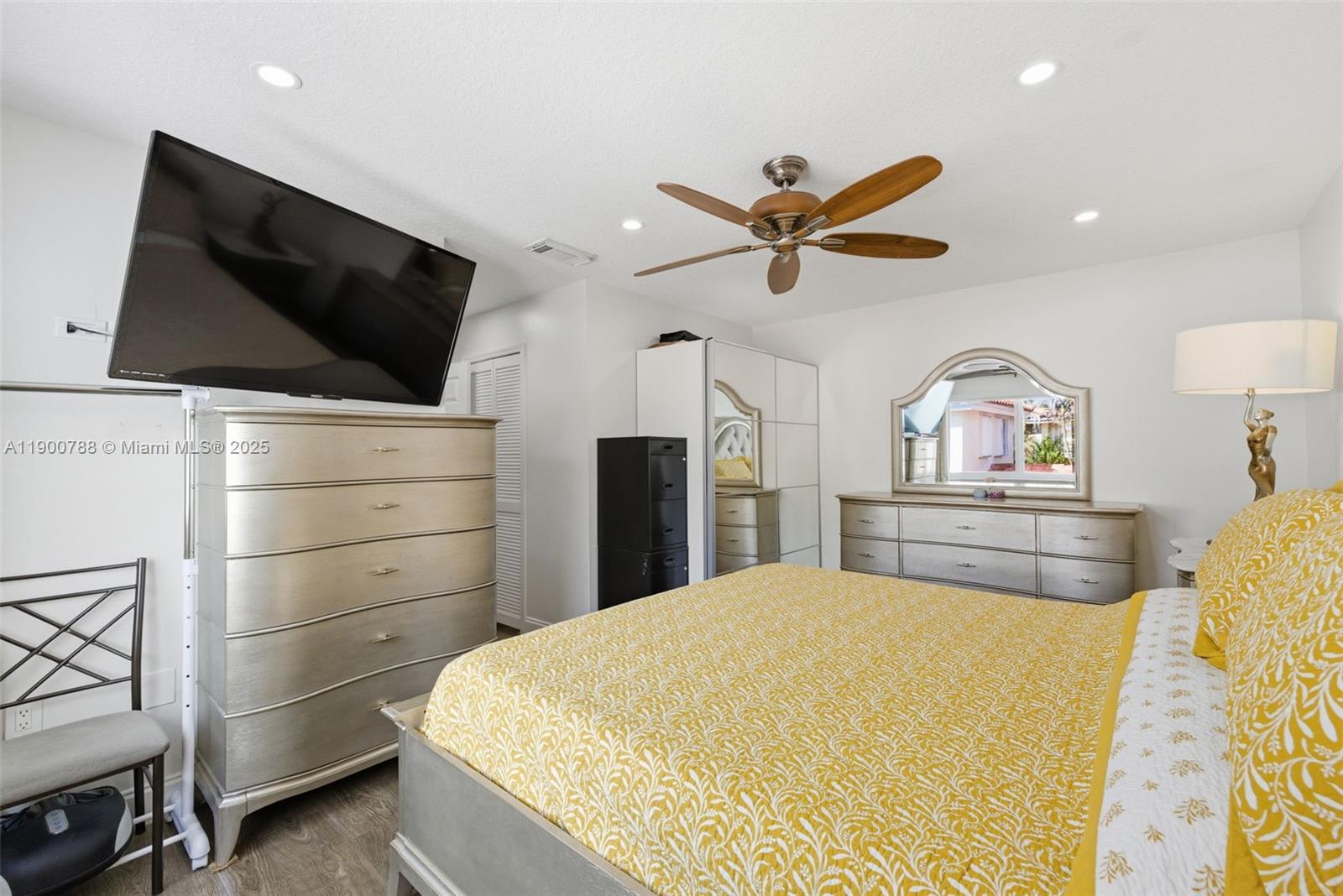 MAHOGANY ISLE HOMES CONDO - Residential