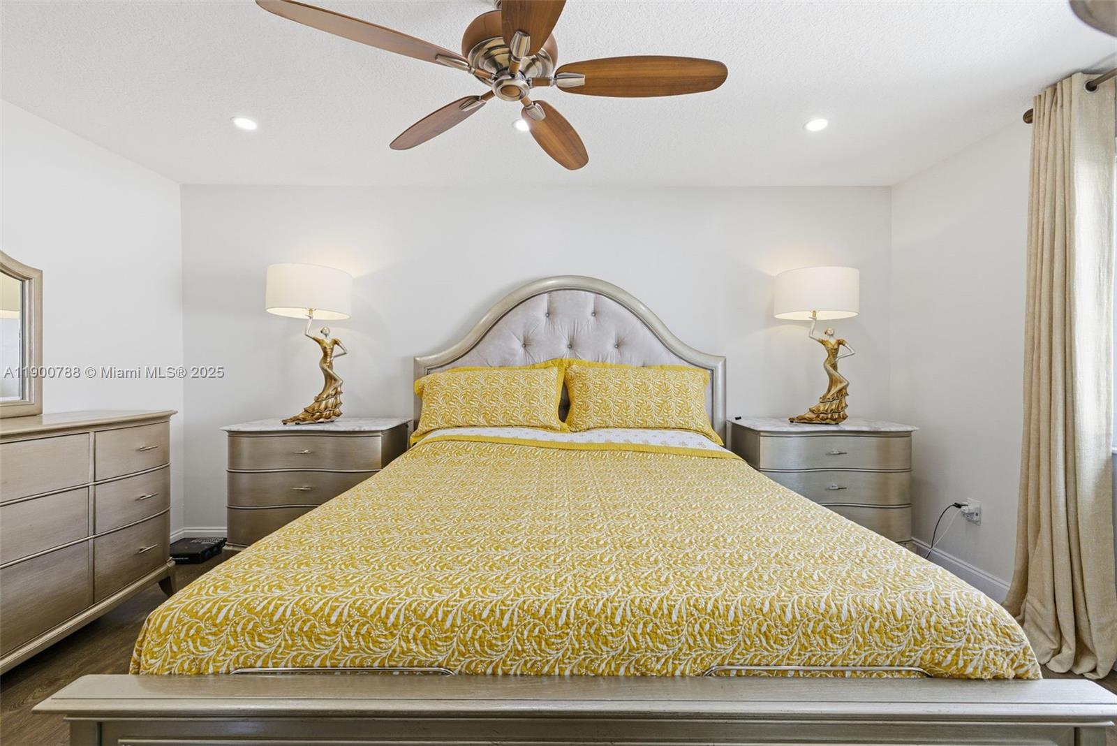 MAHOGANY ISLE HOMES CONDO - Residential