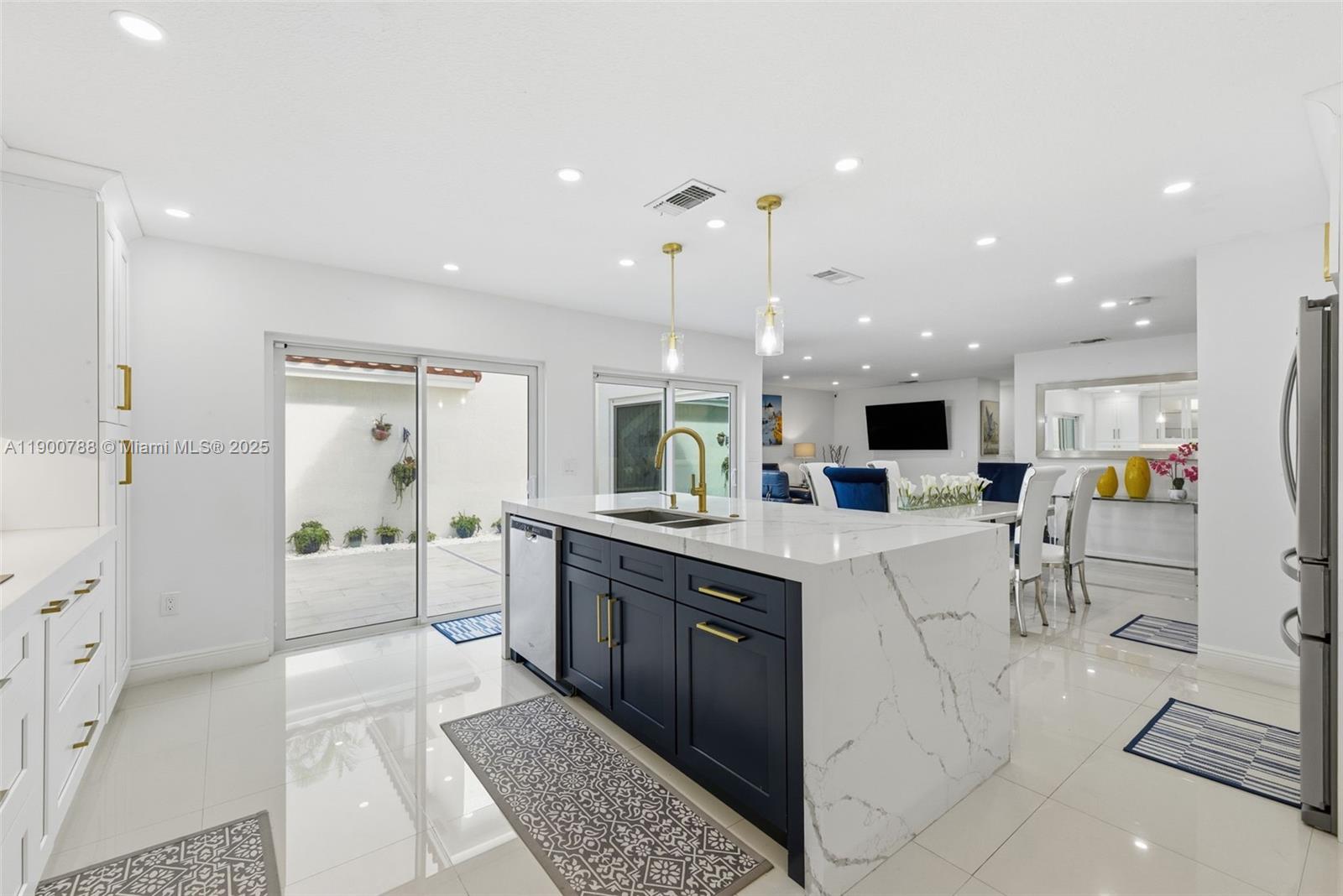 MAHOGANY ISLE HOMES CONDO - Residential