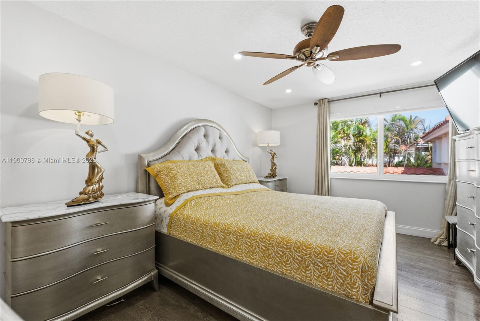 MAHOGANY ISLE HOMES CONDO - Residential