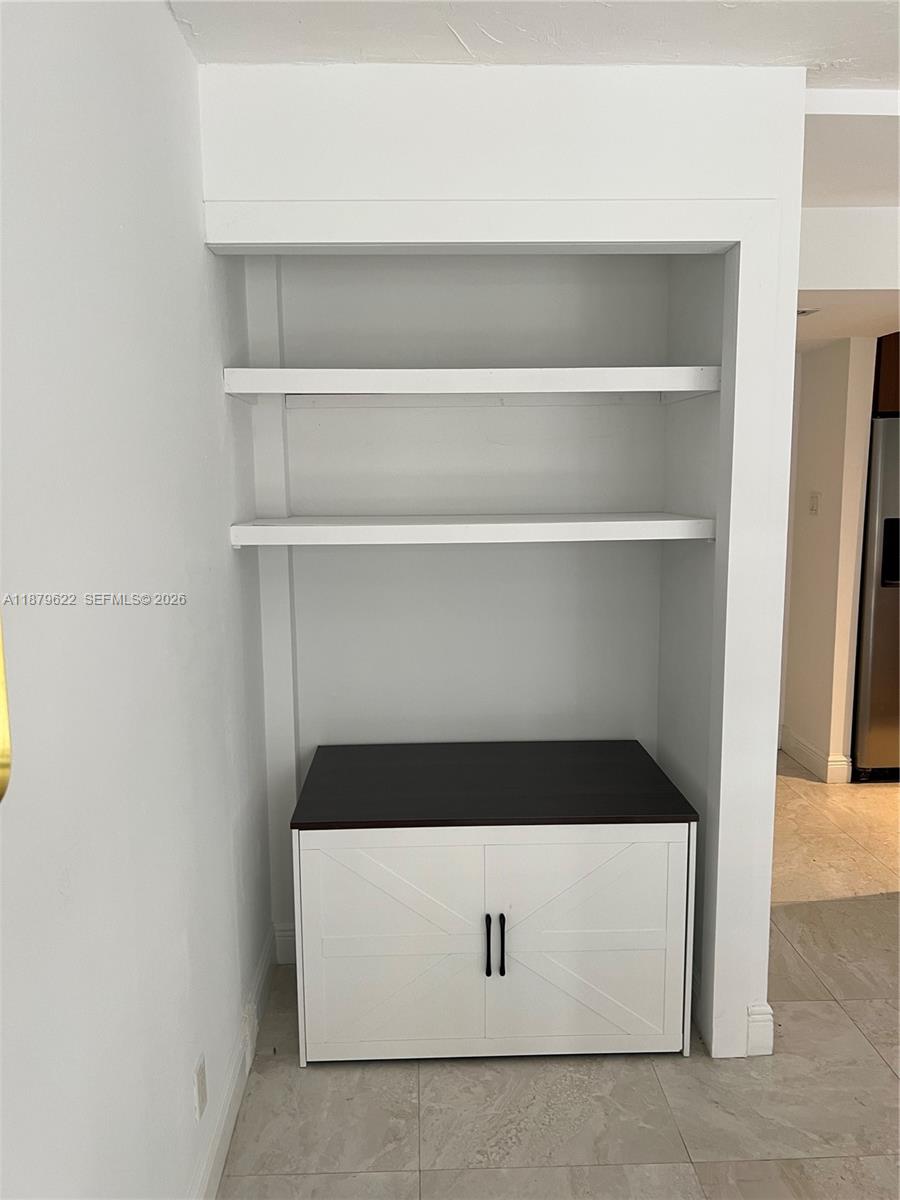 VIRGINIA OAKS CONDO - Residential