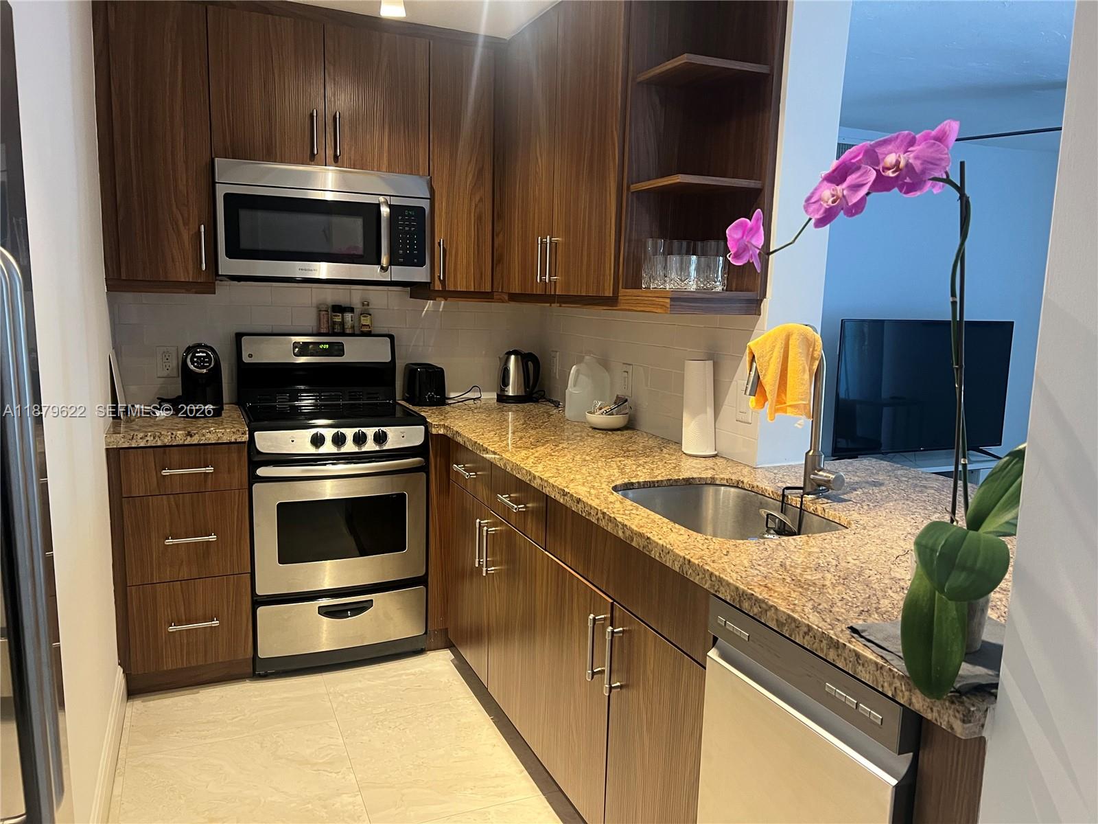 VIRGINIA OAKS CONDO - Residential