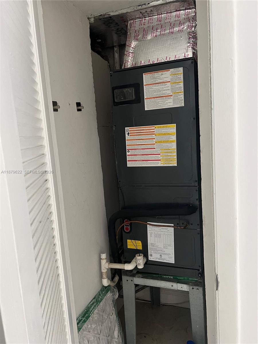 VIRGINIA OAKS CONDO - Residential