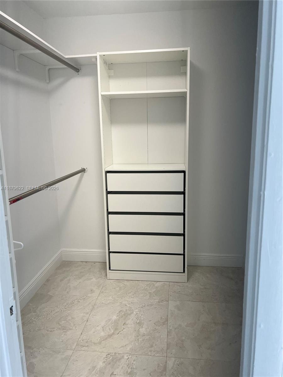 VIRGINIA OAKS CONDO - Residential