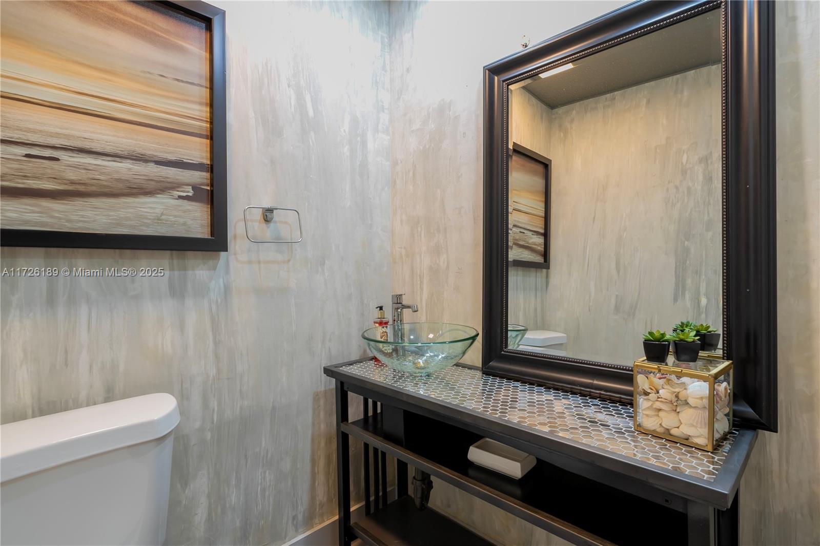 LOOK HOMESITES NO 4 - Residential Lease