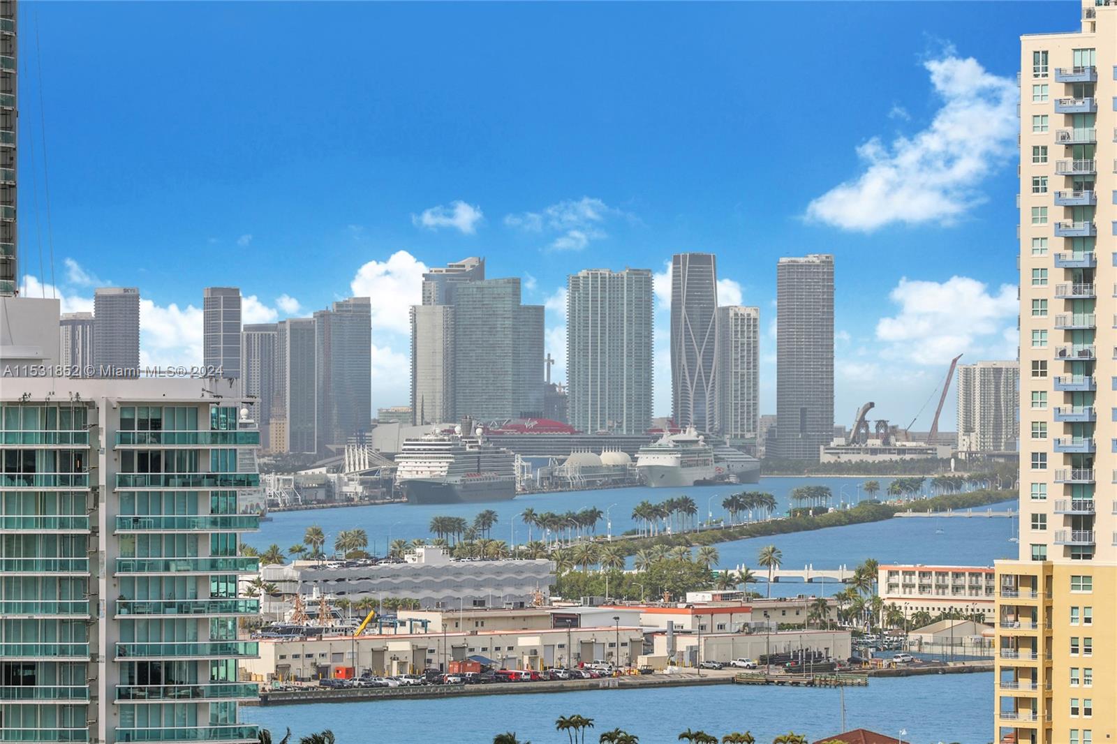 CONTINUUM ON SOUTH BEACH - Residential