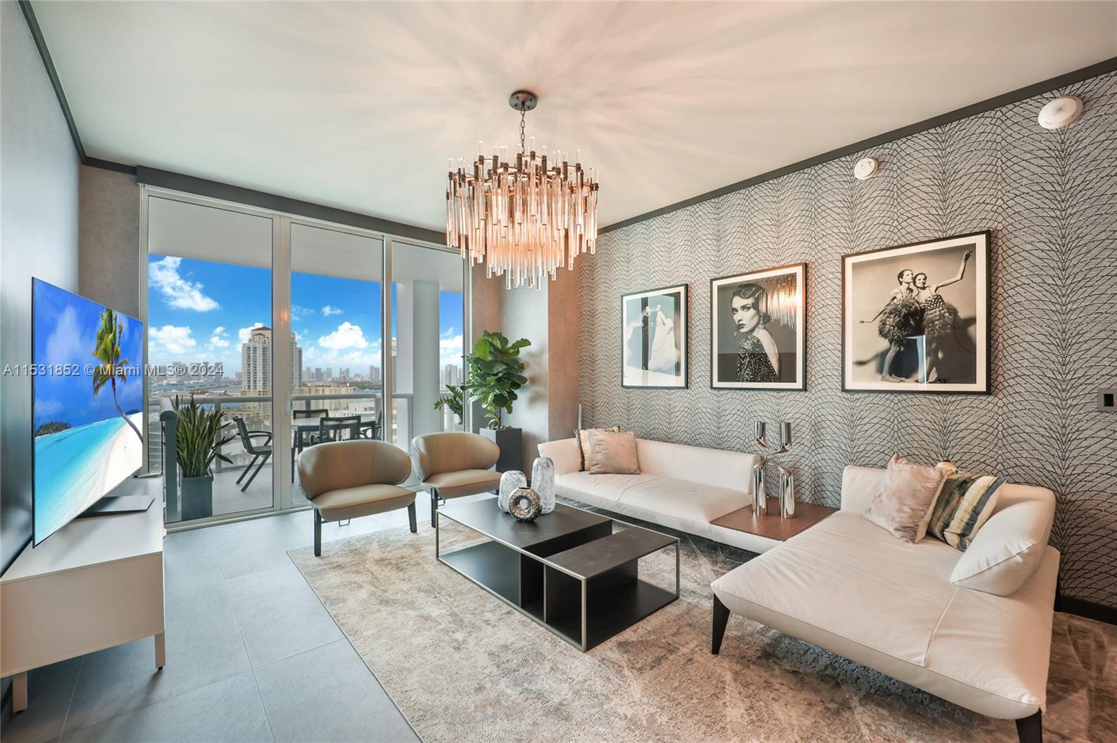 CONTINUUM ON SOUTH BEACH - Residential