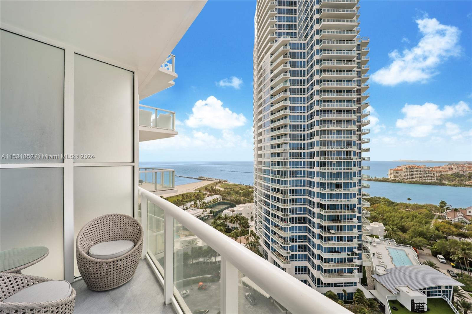 CONTINUUM ON SOUTH BEACH - Residential
