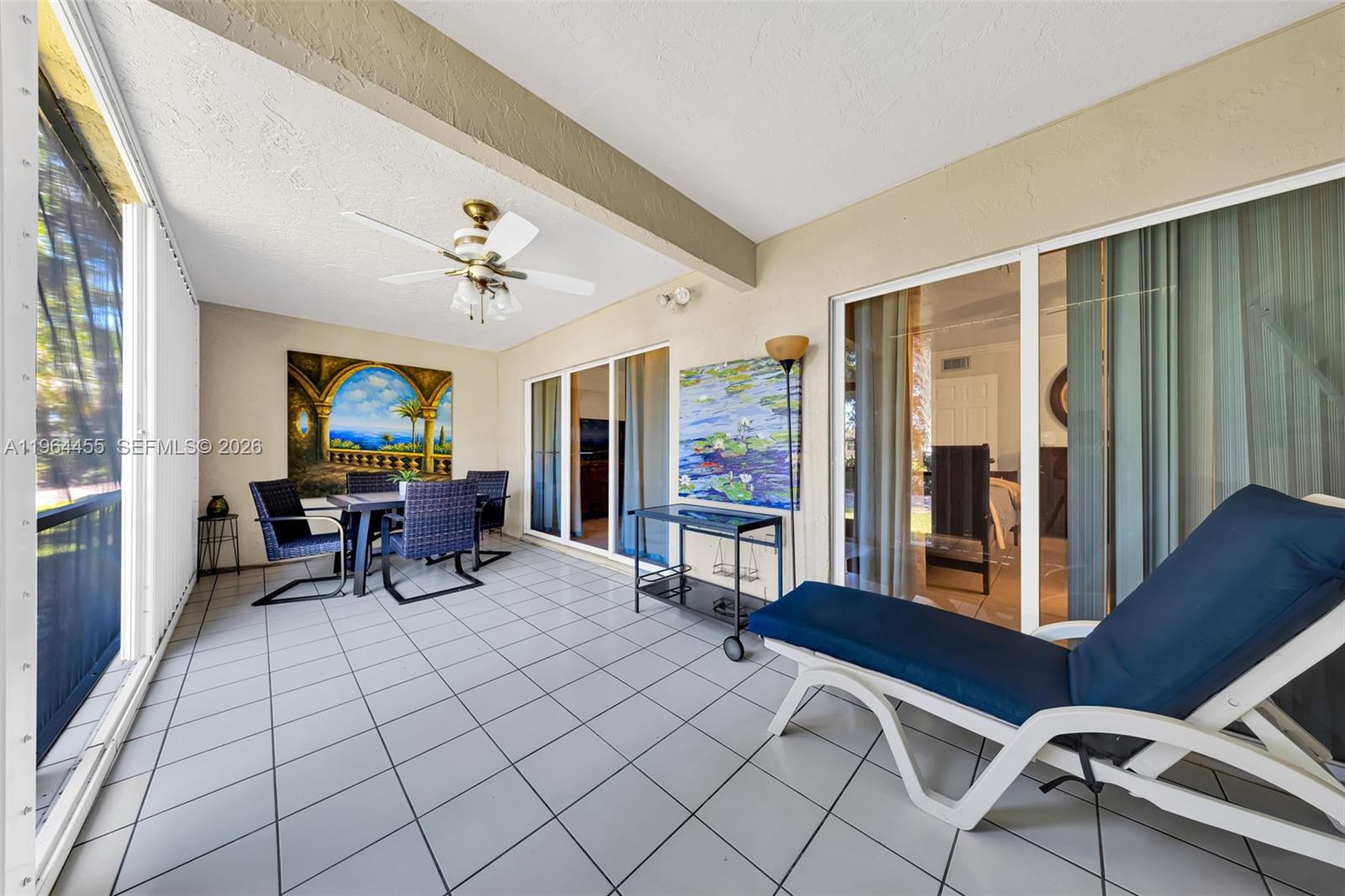 NINTH GREEN AT CRYSTAL LA - Residential