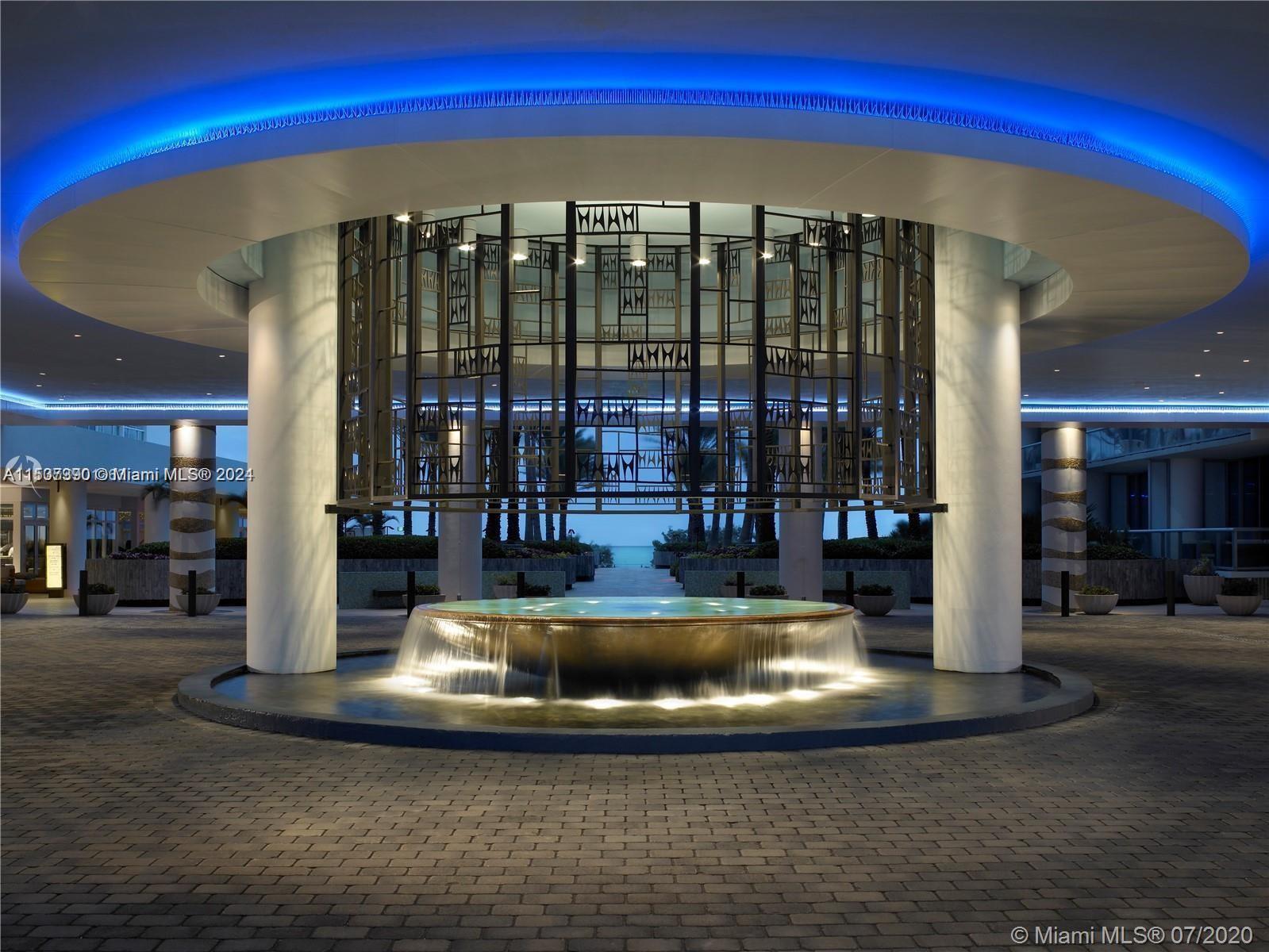 NORTH CARILLON BEACH COND - Residential