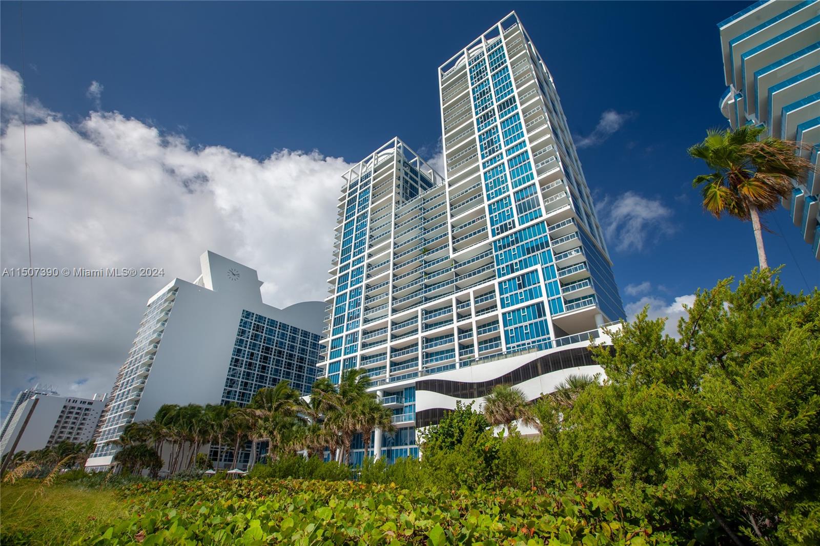 NORTH CARILLON BEACH COND - Residential