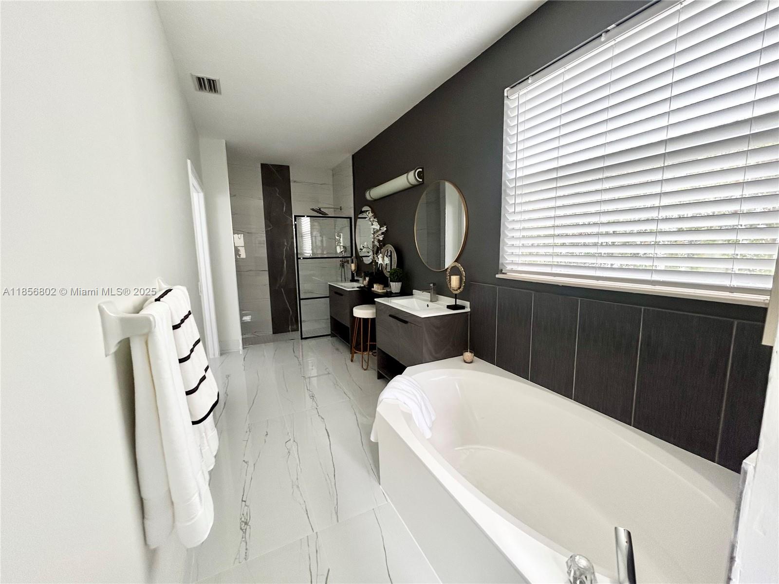 CORAL CREEK - Residential