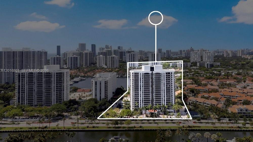 HARBOR TWS AT THE WATERWA - Residential
