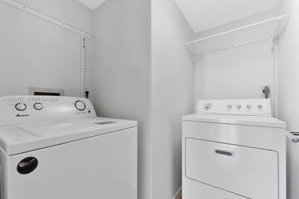 HARBOR TWS AT THE WATERWA - Residential