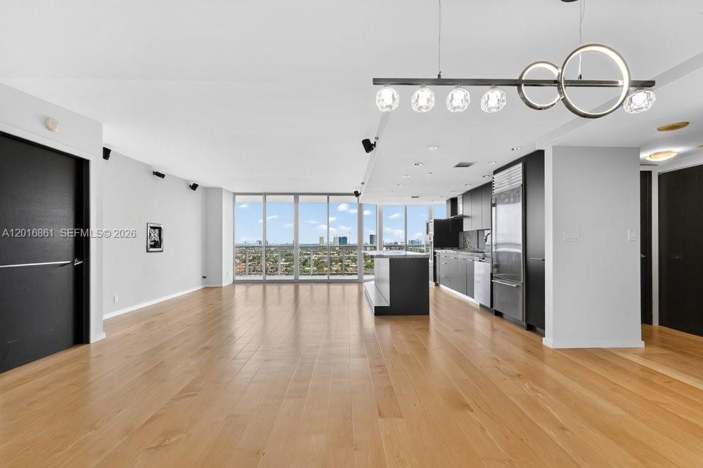 HARBOR TWS AT THE WATERWA - Residential