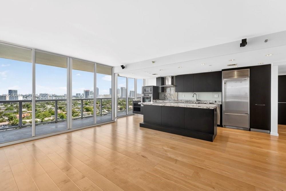 HARBOR TWS AT THE WATERWA - Residential
