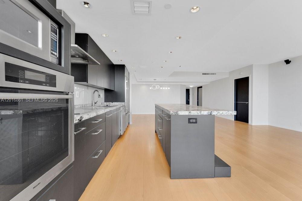HARBOR TWS AT THE WATERWA - Residential