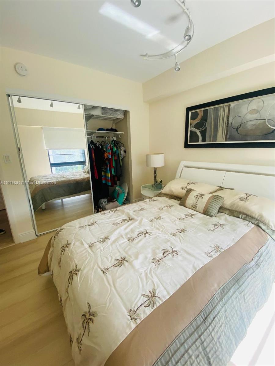 KEY BISC AMBASSADOR CONDO - Residential Lease