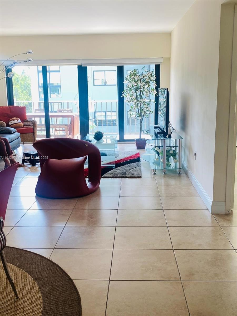 KEY BISC AMBASSADOR CONDO - Residential Lease