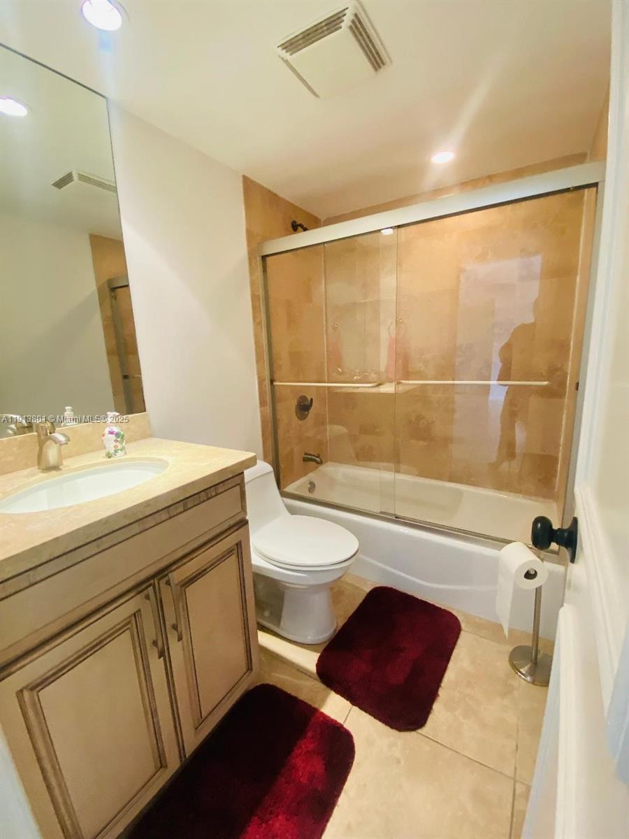 KEY BISC AMBASSADOR CONDO - Residential Lease