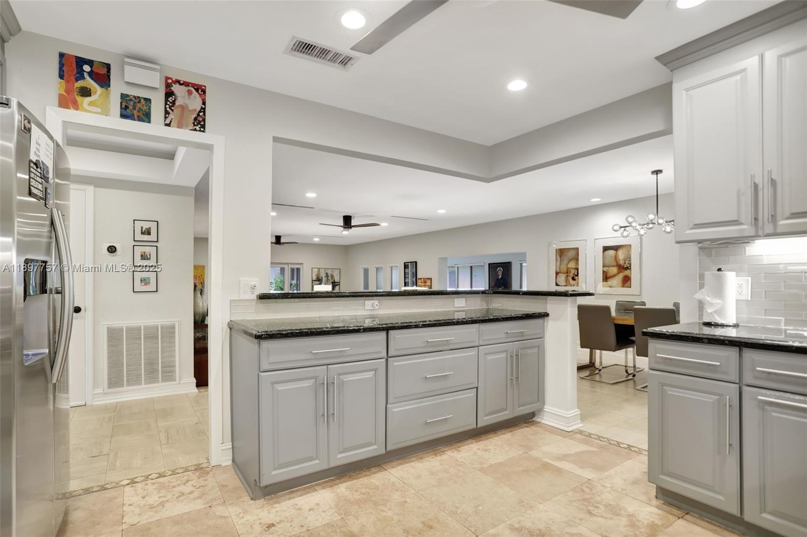 NO 81 PALM-AIRE COUNTRY C - Residential Lease