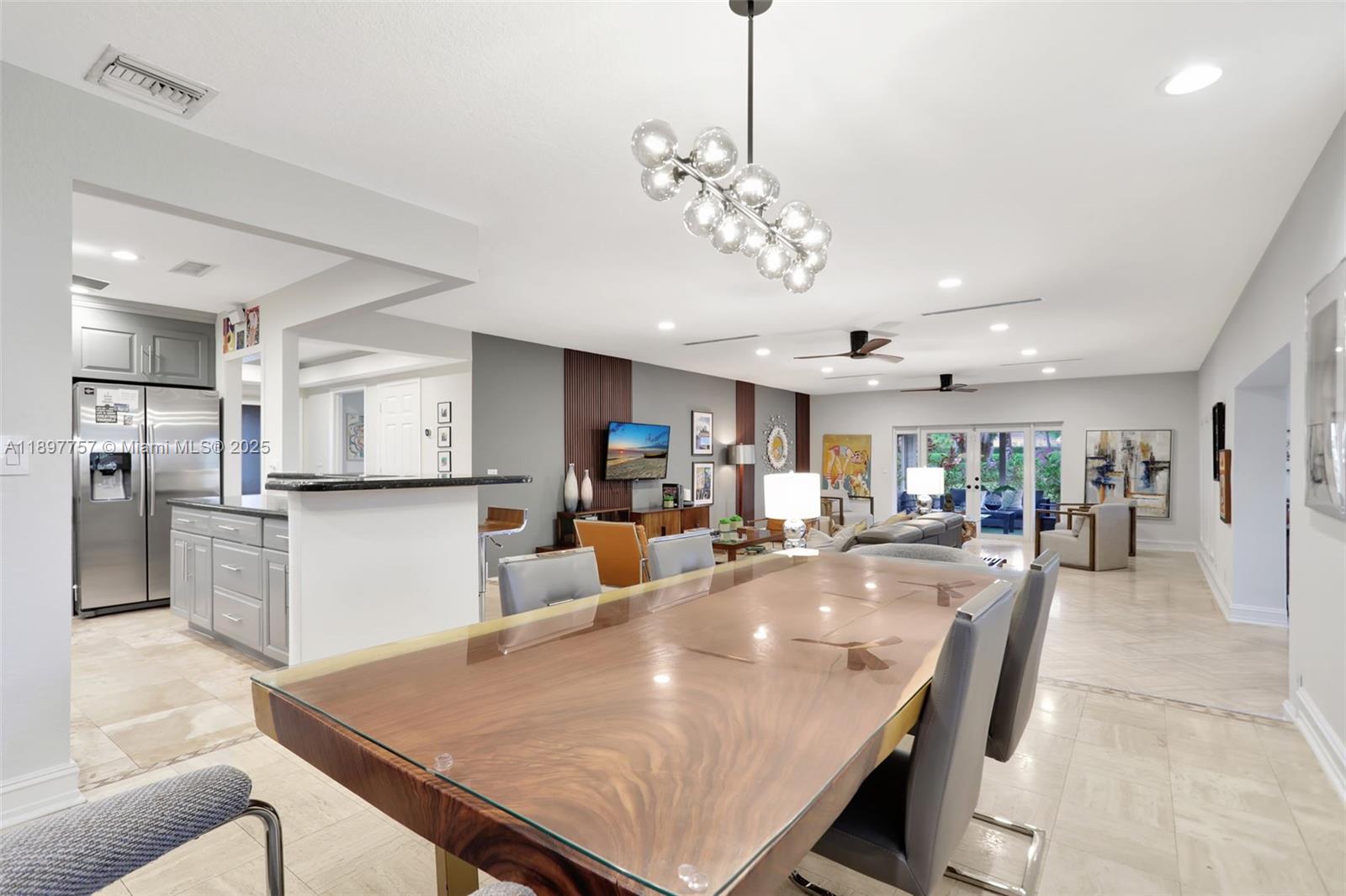 NO 81 PALM-AIRE COUNTRY C - Residential Lease