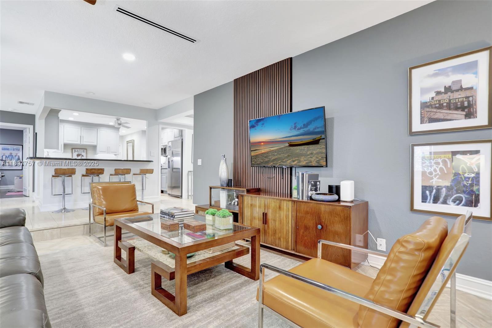 NO 81 PALM-AIRE COUNTRY C - Residential Lease