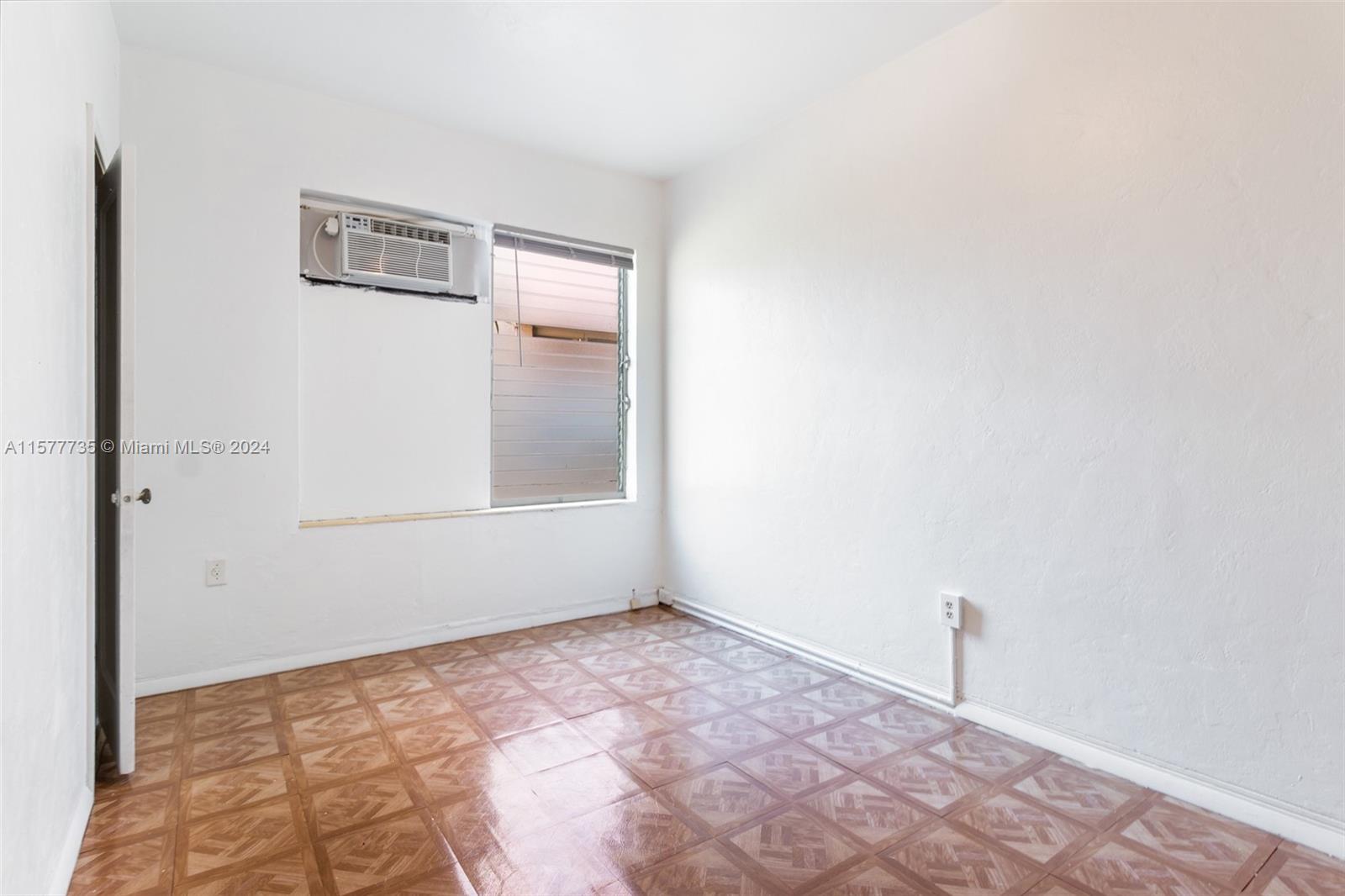 LENOX MANOR - Residential Lease