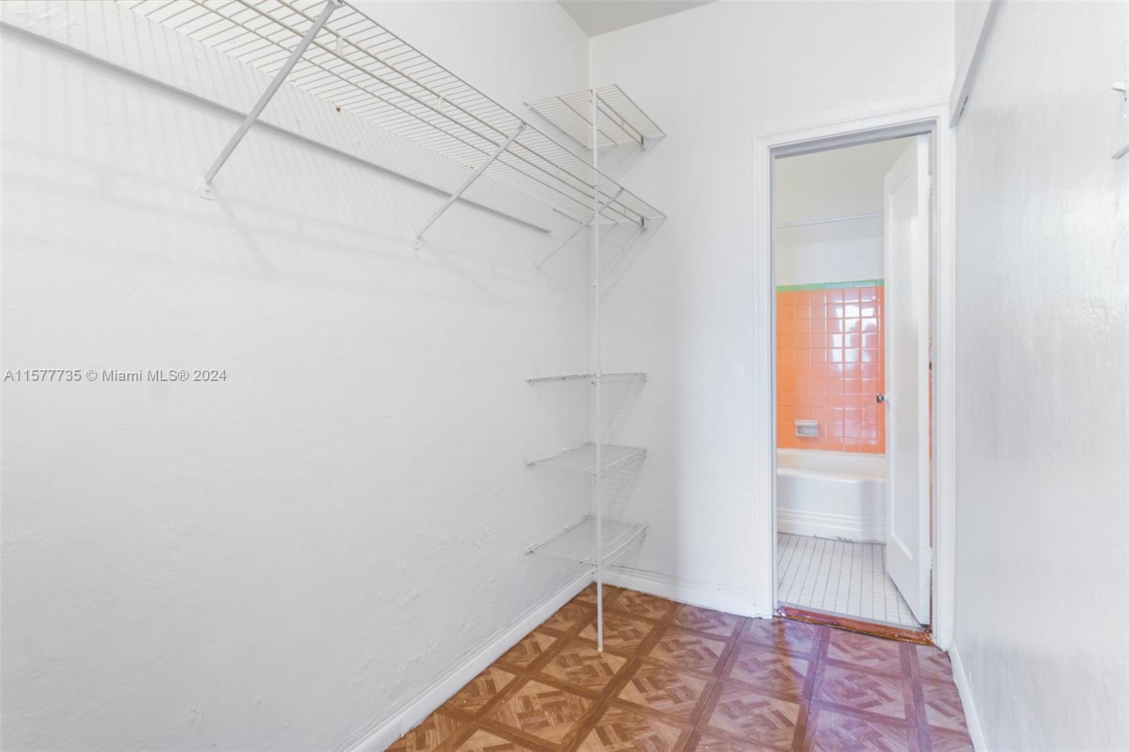 LENOX MANOR - Residential Lease