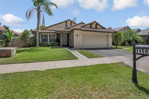 11580 S Quayside Dr, Cooper City, FL 33026 - MLS#: A11795855
