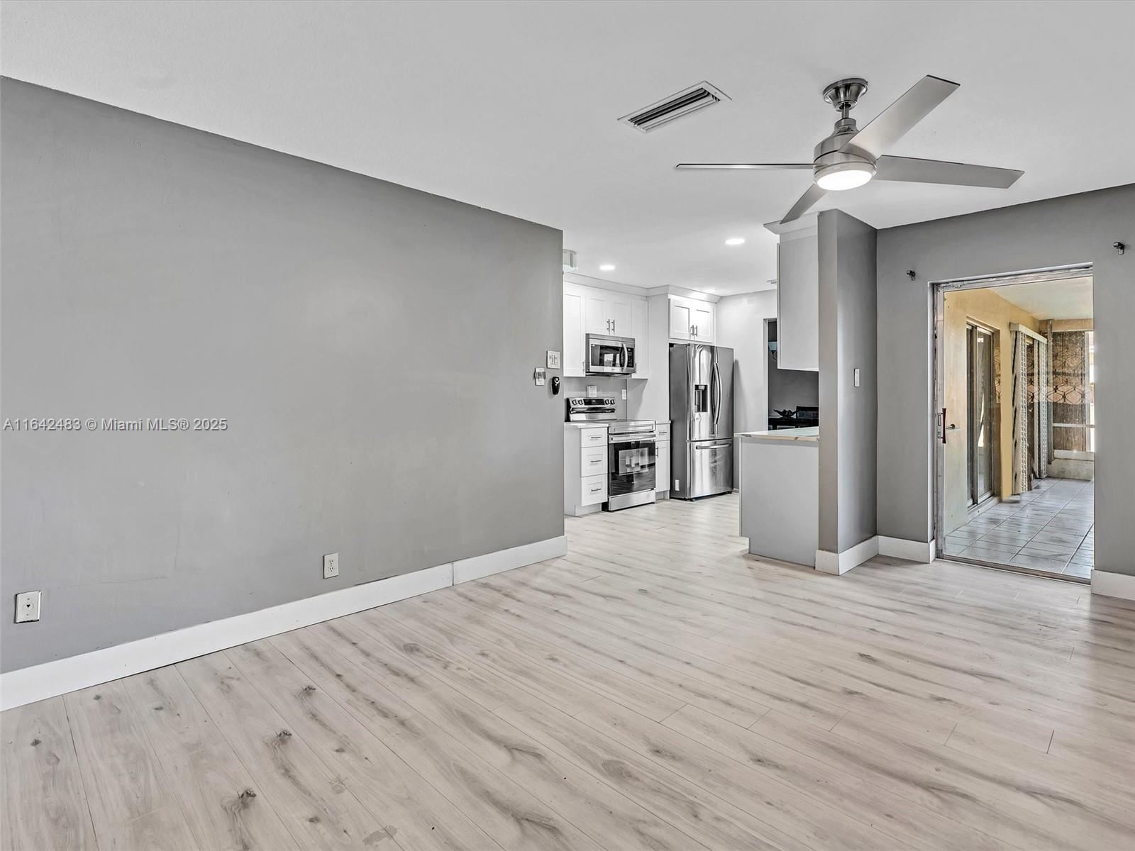 CRYSTAL LAKE 4TH SEC - Residential