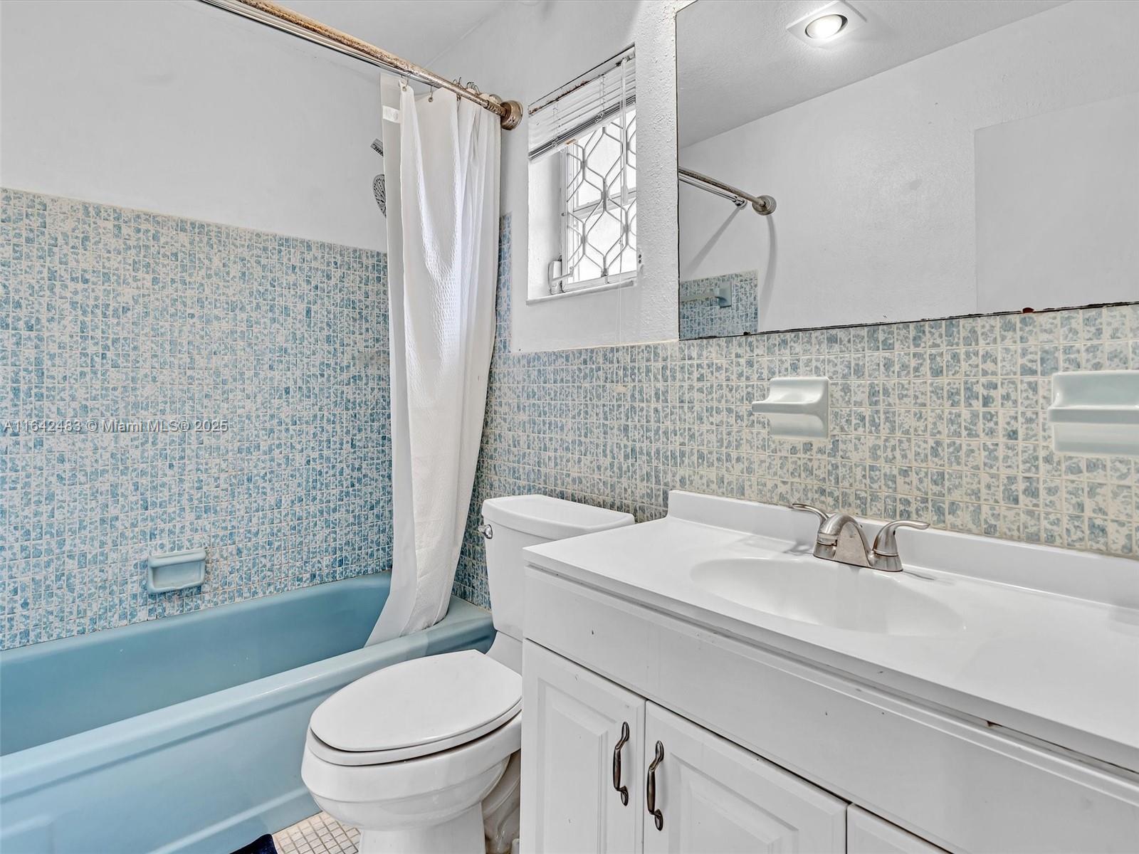 CRYSTAL LAKE 4TH SEC - Residential