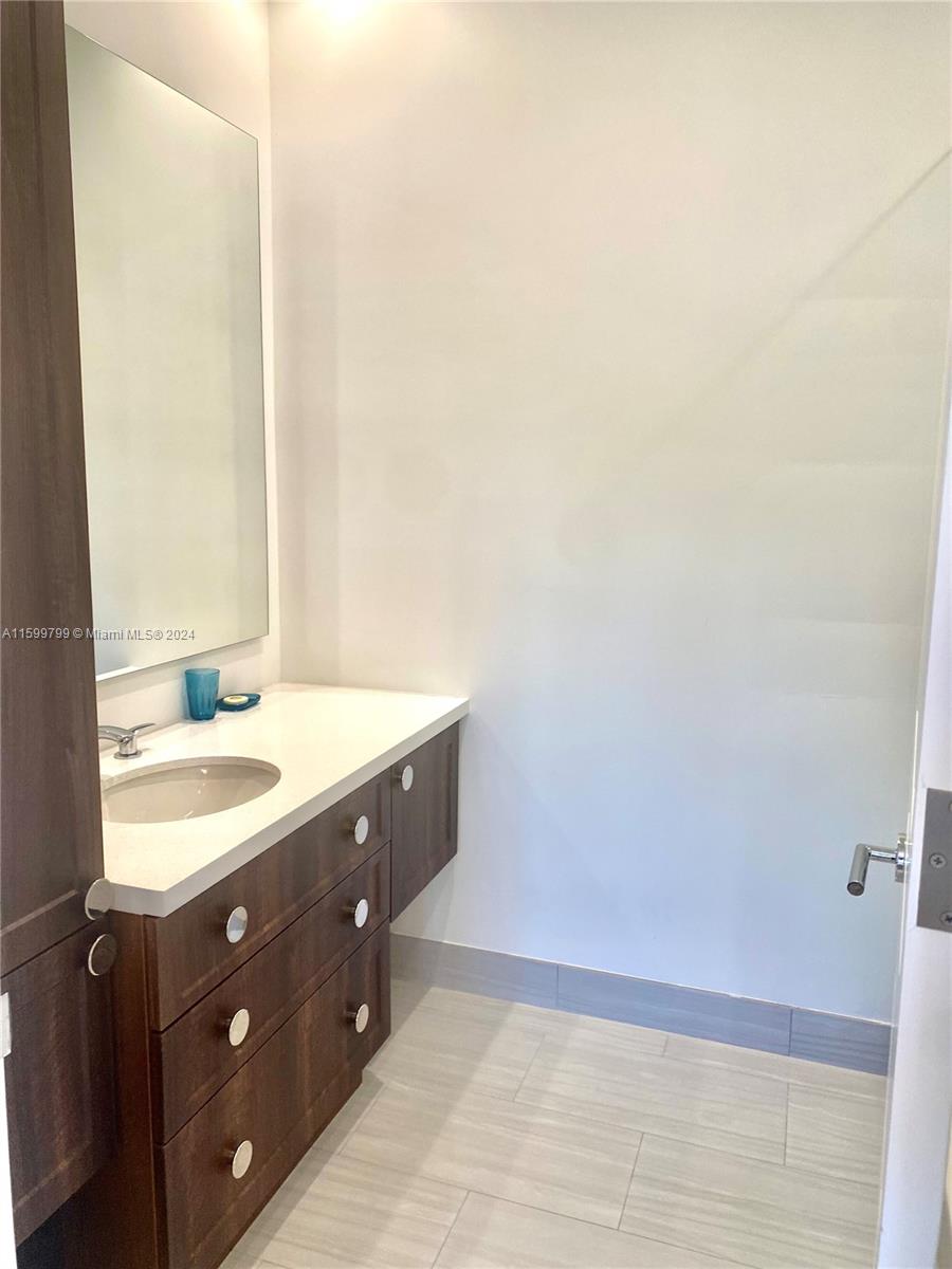 GOLDEN ISLES SEC A REV PL - Residential Lease