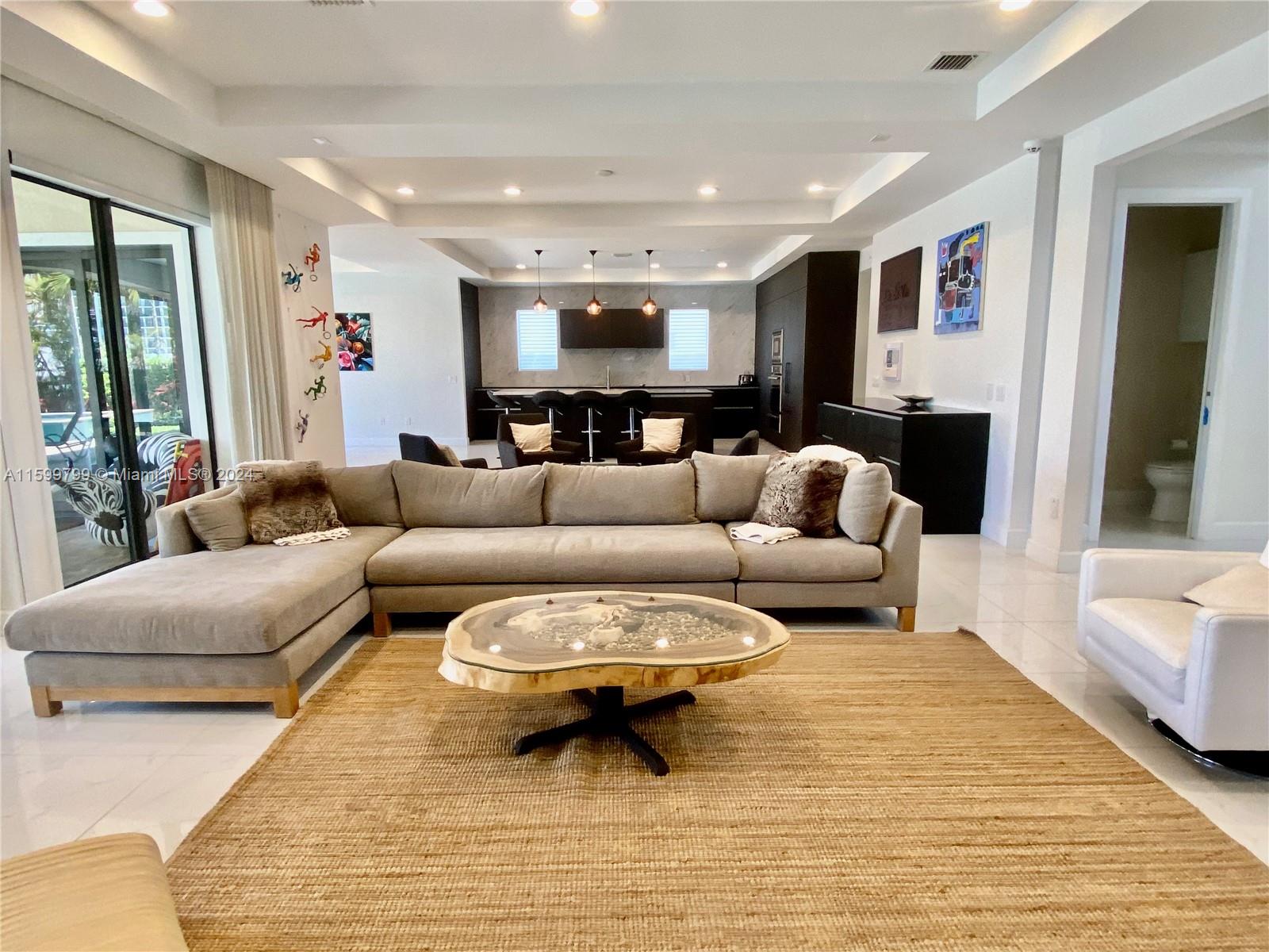 , Hallandale Beach, FL, 33009/$35,000 4 408602399